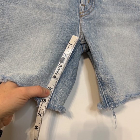 MOTHER The Tripper Cutoff Fray Denim Shorts | Size 26 - Picture 5 of 10